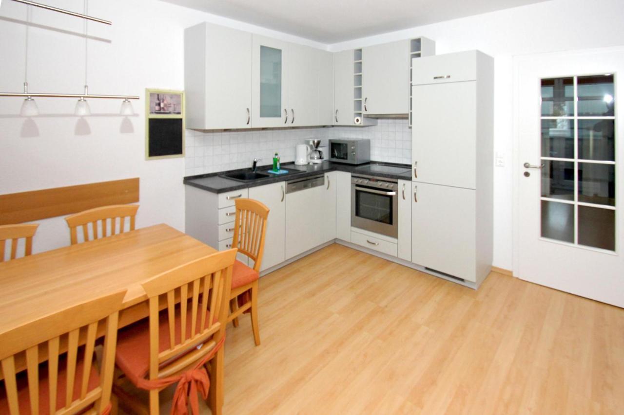 Hafennahe Ferienwohnung Mit Balkon Und Meerblick - Hafenhaeuser Wiek Wohnung 13 Вік-ауф-Рюґен Екстер'єр фото
