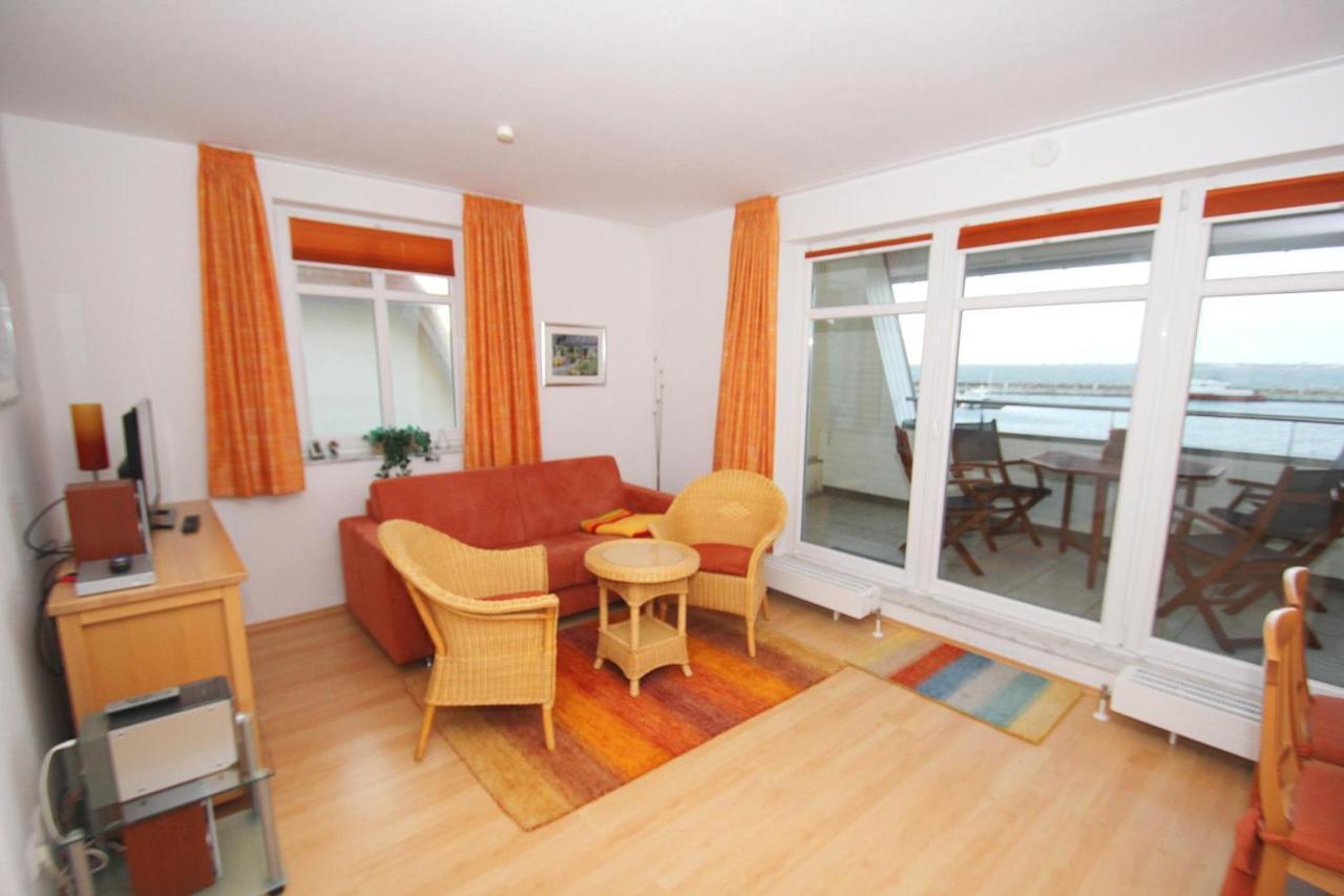 Hafennahe Ferienwohnung Mit Balkon Und Meerblick - Hafenhaeuser Wiek Wohnung 13 Вік-ауф-Рюґен Екстер'єр фото